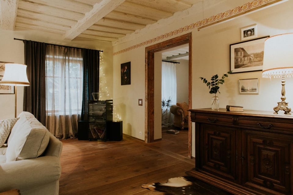 Communal lounge/ TV room