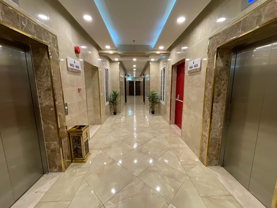 Property building, Facade/entrance, Area and facilities, elevator