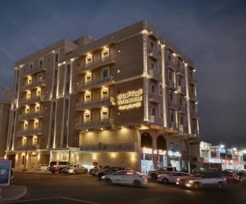 Property building, Night, Location