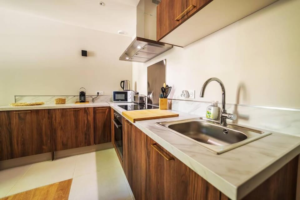 Coffee/tea facilities, Kitchen or kitchenette, dishwasher, minibar, pet friendly, stove