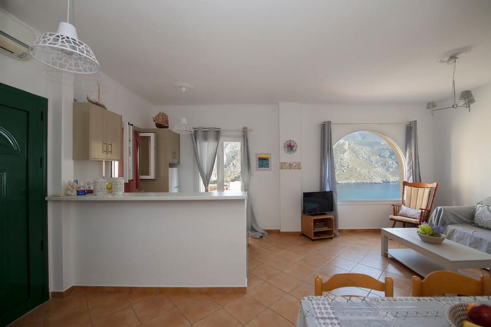 Coffee/tea facilities, Living room, Seating area, Dining area, kitchen