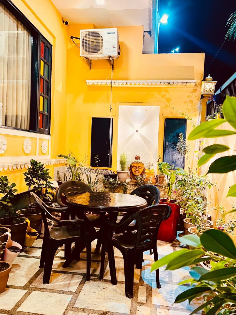 Seating area, Evening entertainment