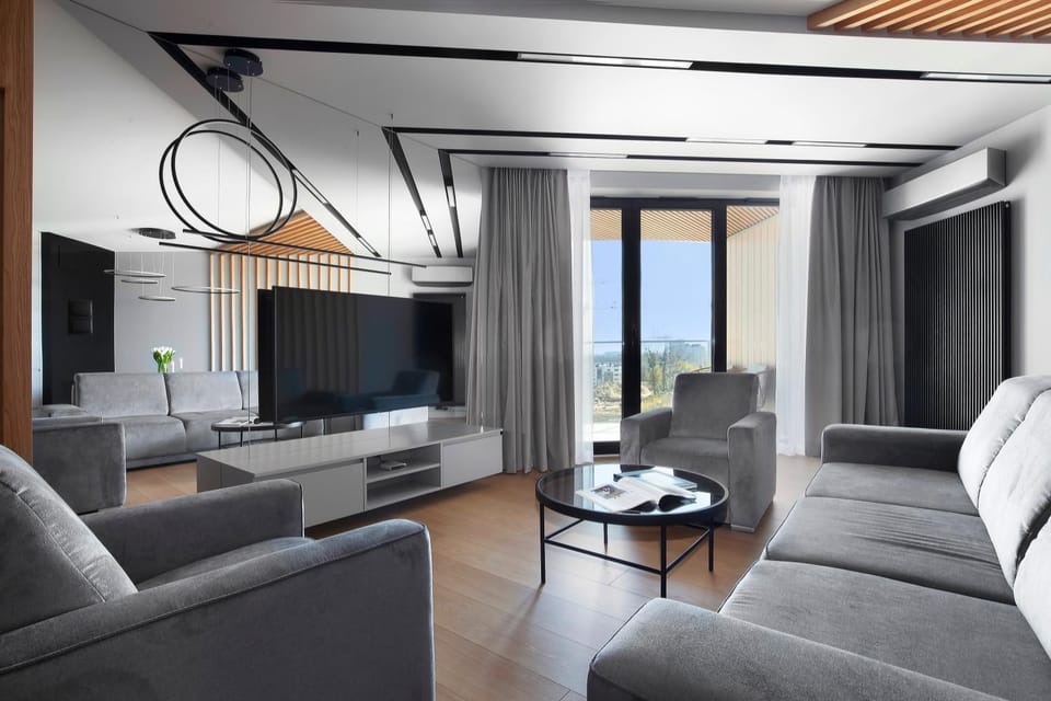 TV and multimedia, View (from property/room), Living room, Decorative detail, Seating area