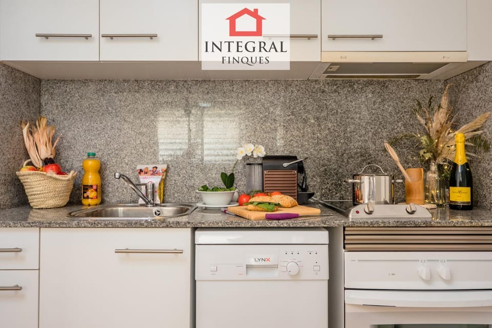 Kitchen or kitchenette, minibar, pet friendly, stove, toaster