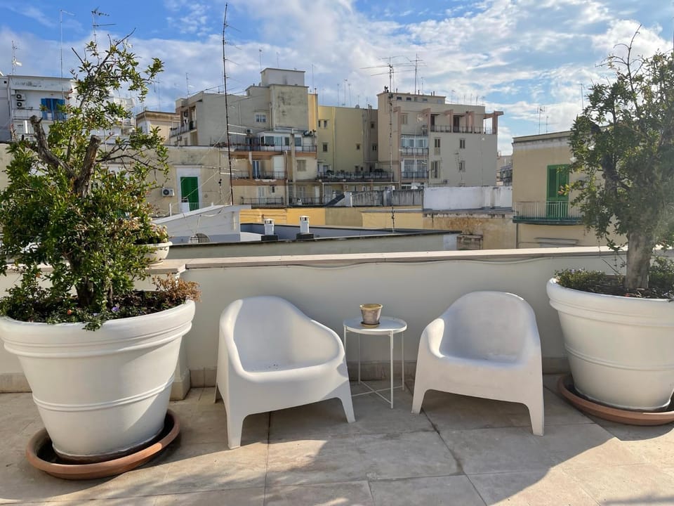 Patio, Restaurant/places to eat, Bathroom, Balcony/Terrace, Supermarket/grocery shop, Breakfast, hair dryier