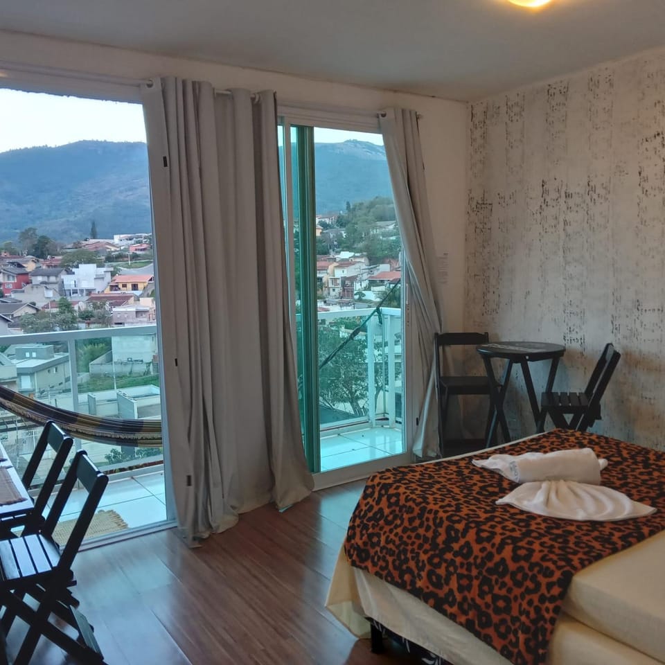 Balcony/Terrace, Bedroom, Mountain view