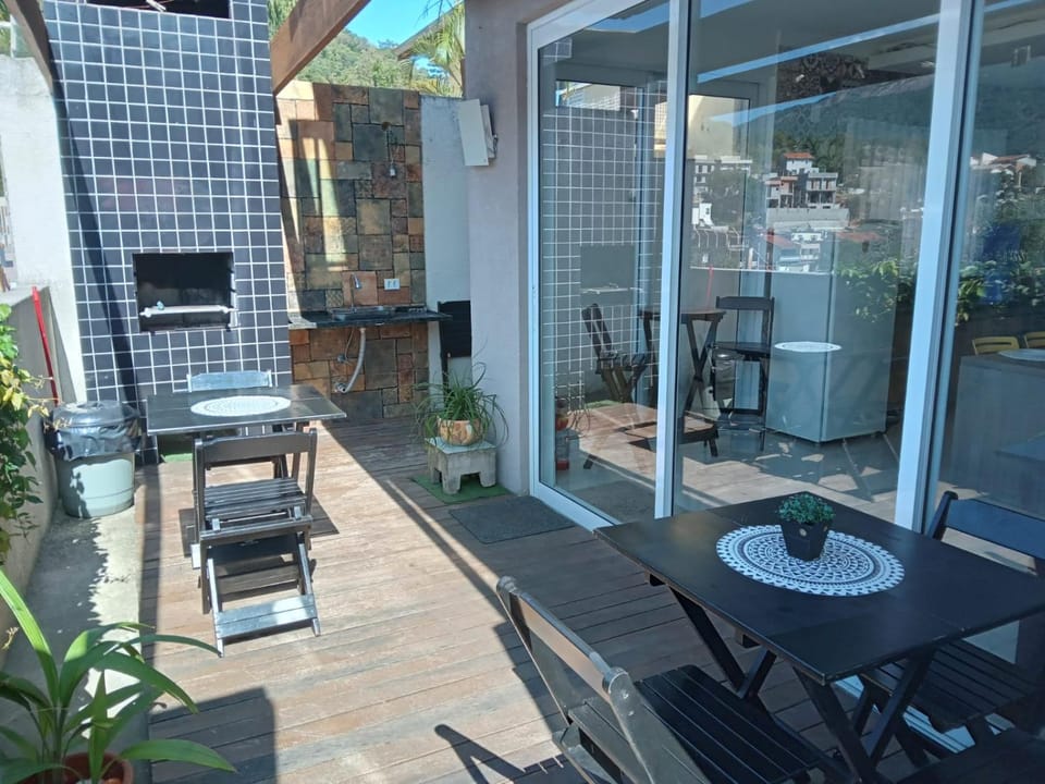 BBQ facilities, View (from property/room), Balcony/Terrace, Seating area, Dining area
