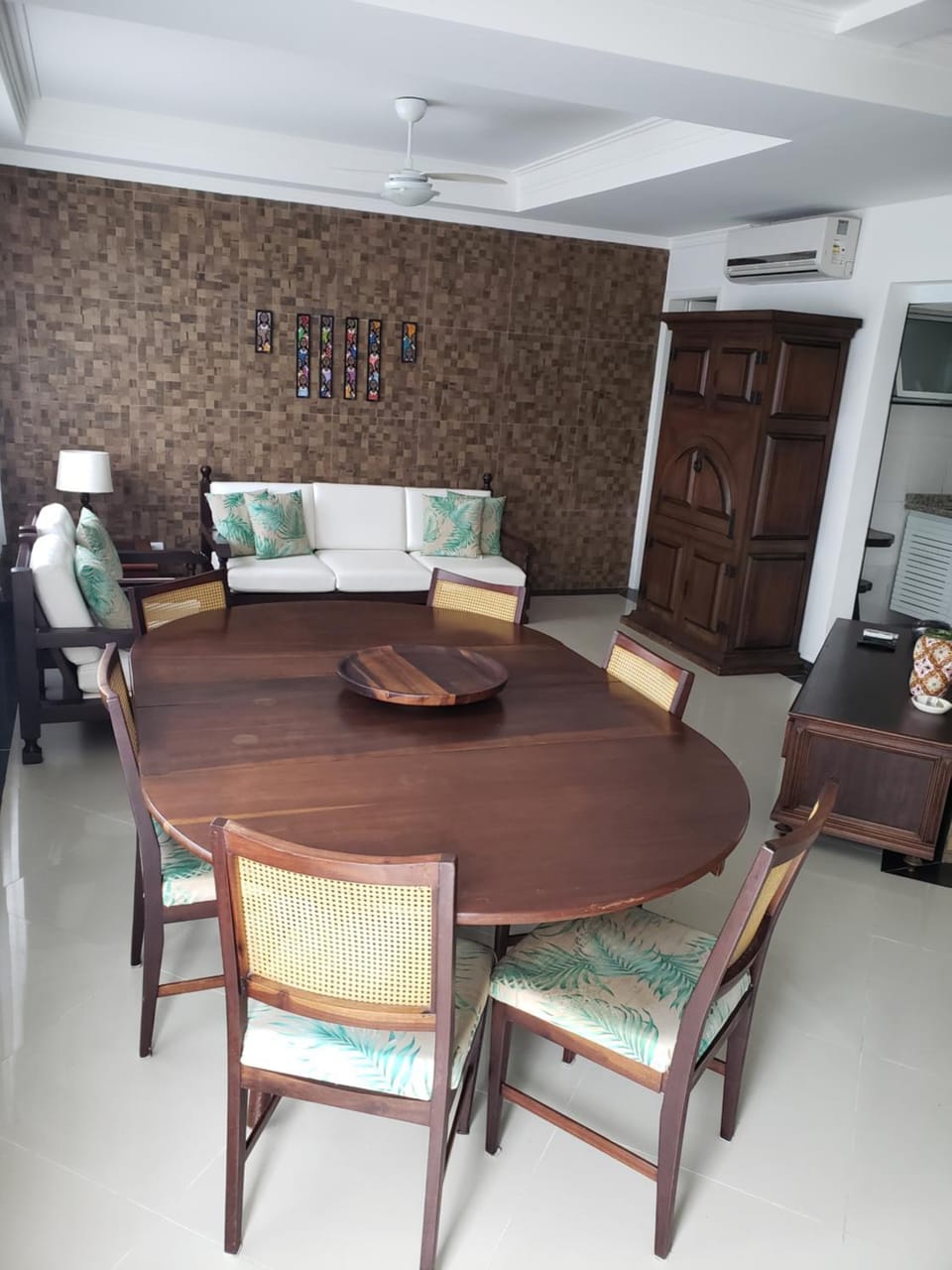 Seating area, Dining area