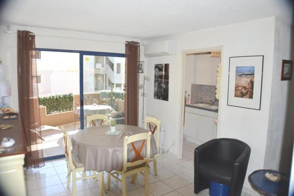 Joli 2 pièces climatisé avec terrasse Apartment in Cavalaire-sur-Mer