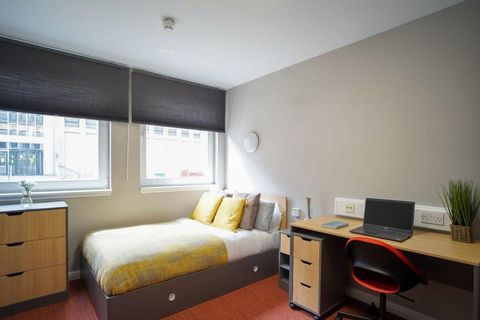 For Students Only - 8 Roxburgh Edinburgh Apartment in Edinburgh