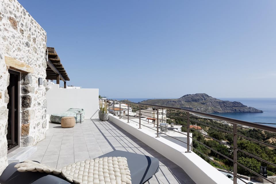 Balcony/Terrace, City view, Sea view, Street view