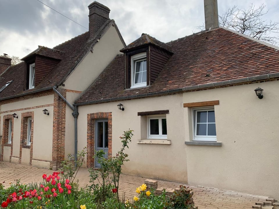 Les Clématites, maison de campagne. House in Centre-Val de Loire