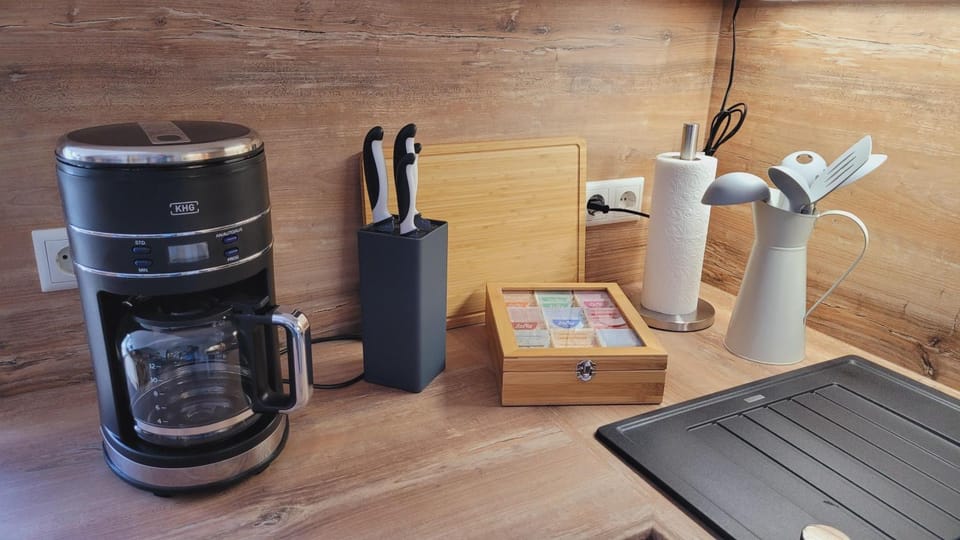 Coffee/tea facilities, Kitchen or kitchenette
