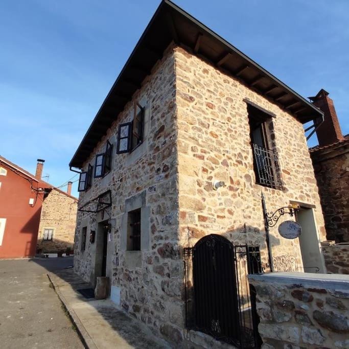 La casa de la Tina House in Cantabria