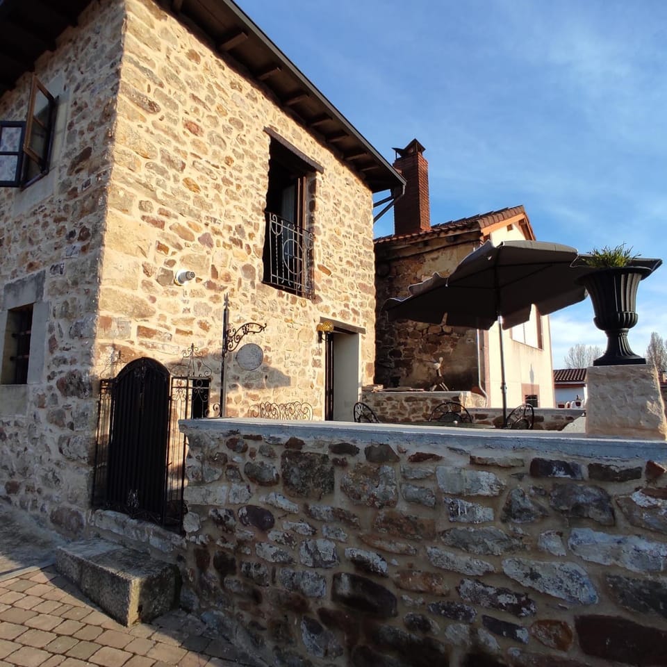 La casa de la Tina House in Cantabria