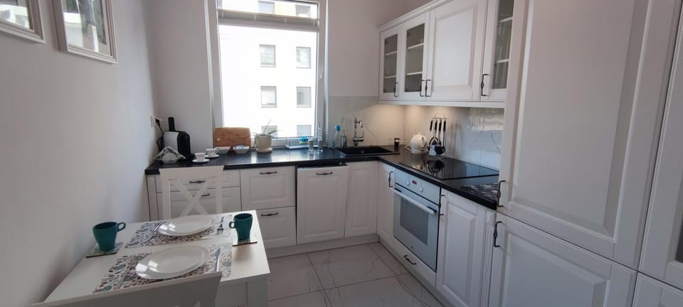 Coffee/tea facilities, Kitchen or kitchenette, Dining area
