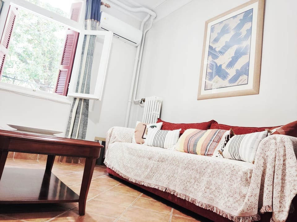 Living room, Photo of the whole room, Seating area
