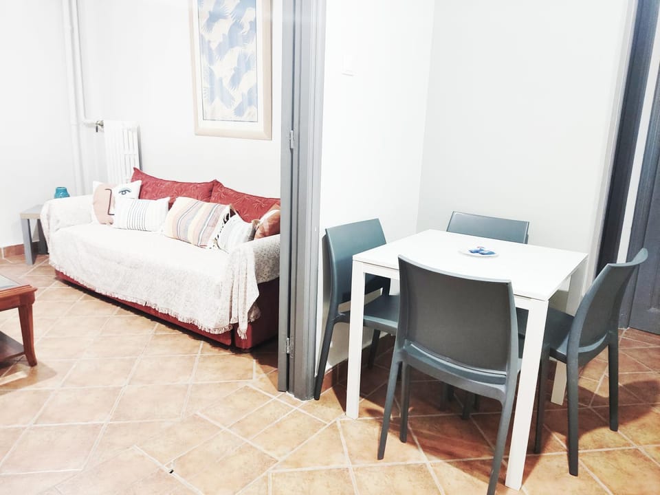 Living room, Seating area, Dining area