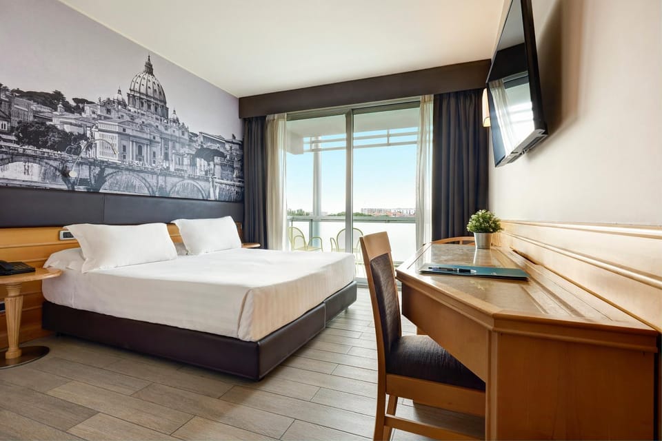 TV and multimedia, Bedroom, Quiet street view