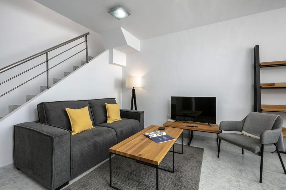 Communal lounge/ TV room, Living room