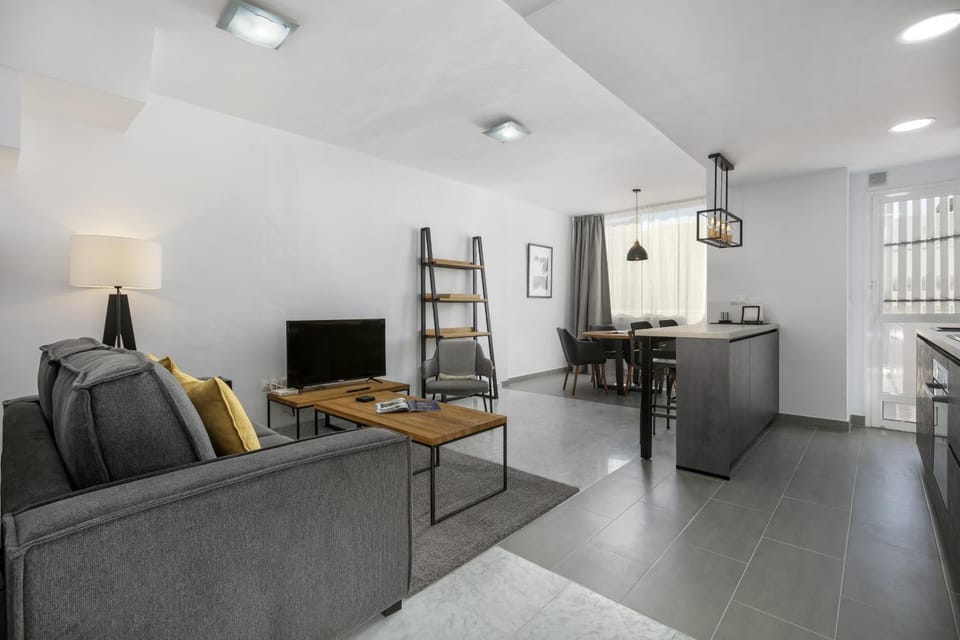 Communal lounge/ TV room, Living room