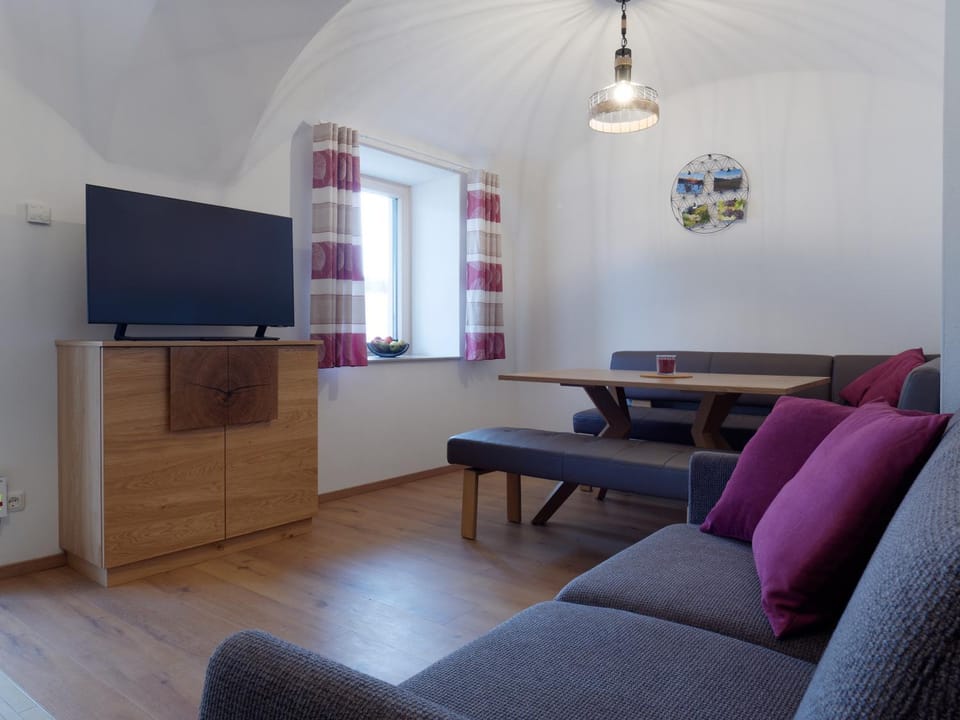 Communal lounge/ TV room, Dining area