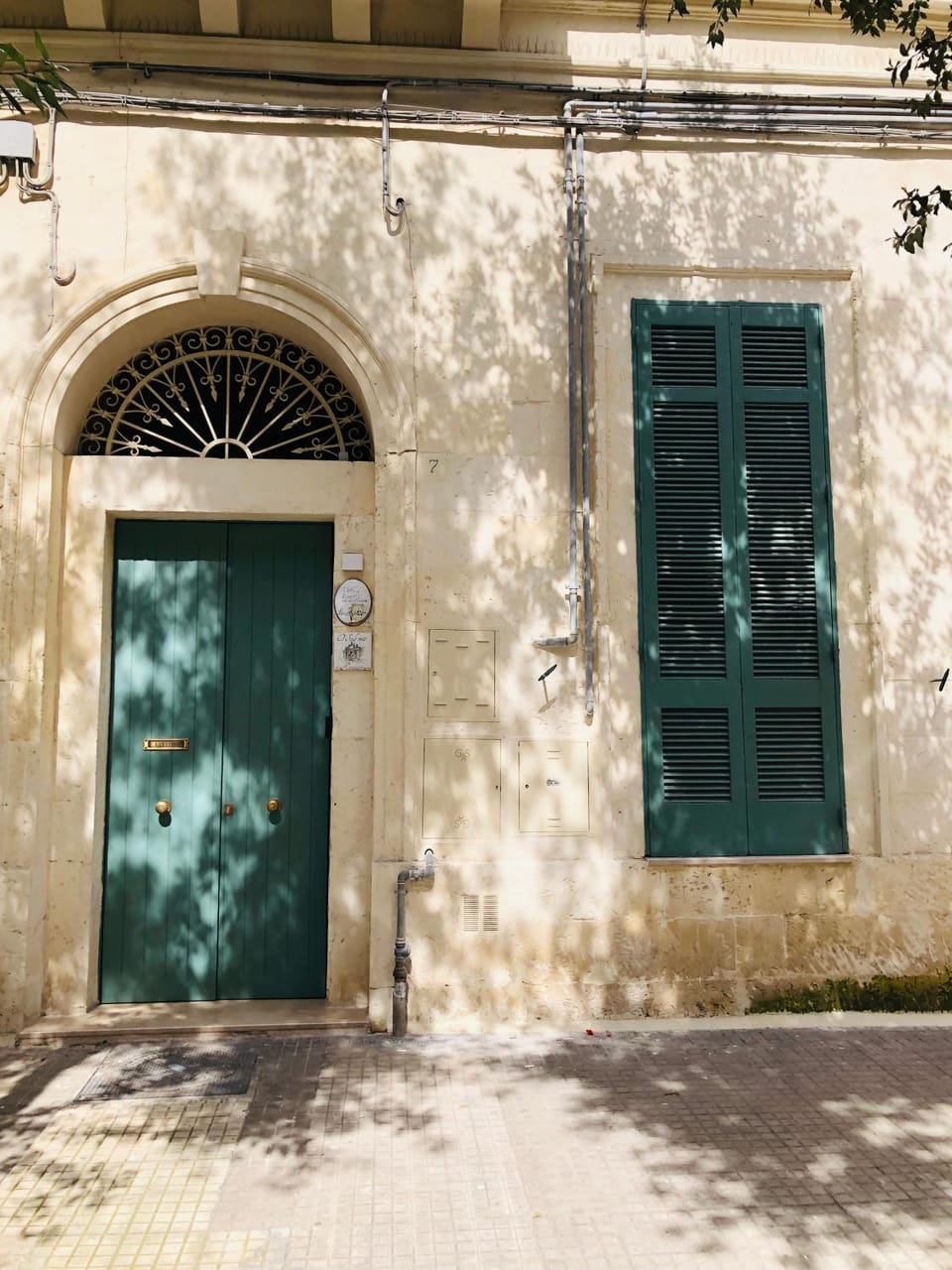 Facade/entrance, Internal: Not applicable to any particular room