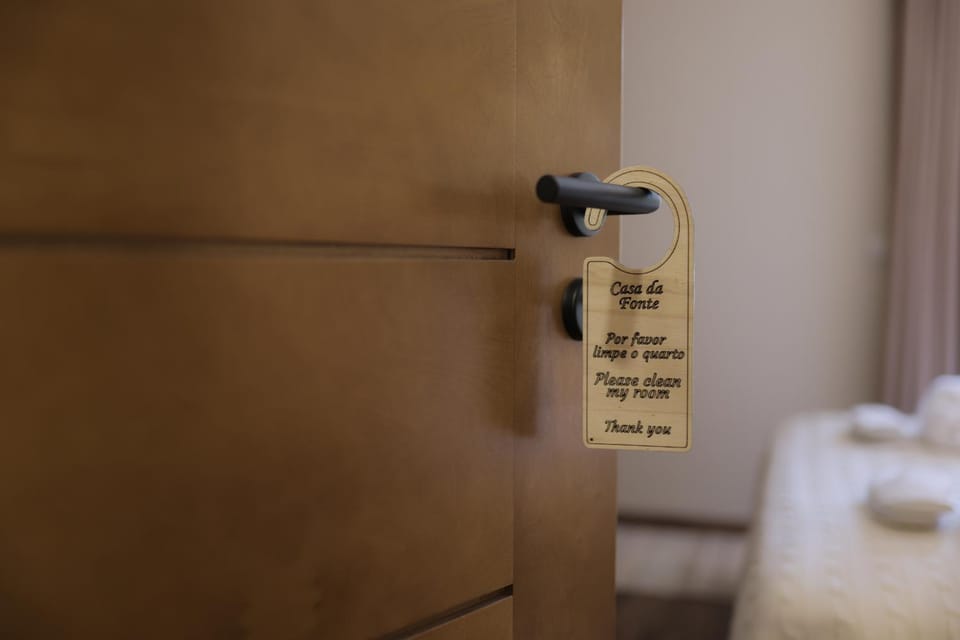 Logo/Certificate/Sign, Bedroom, Text overlay