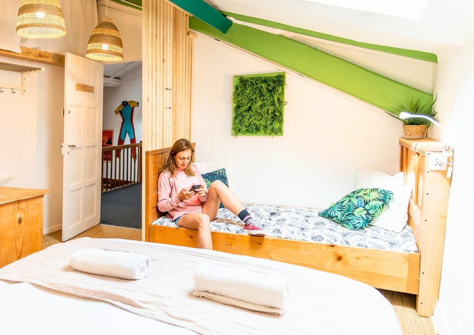 Bed, Bedroom, Guests, wardrobe