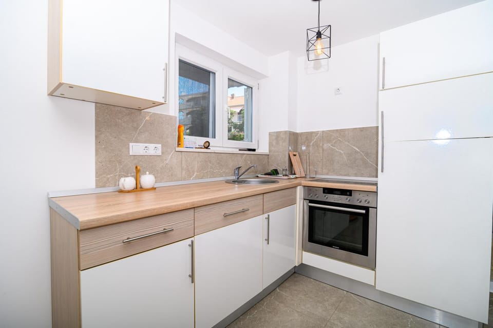 Apartman Sara Apartment in Okrug Gornji