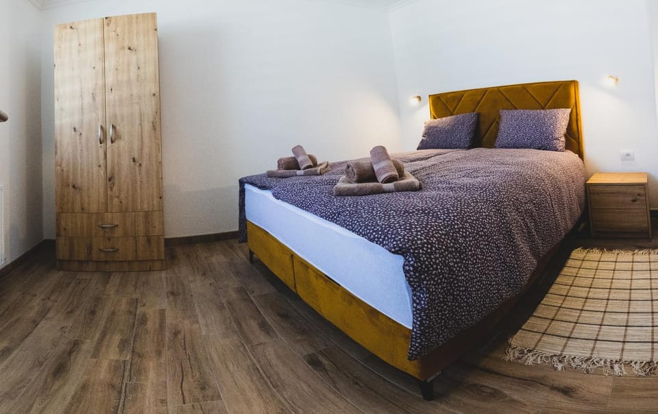 Bed, Bedroom, wardrobe