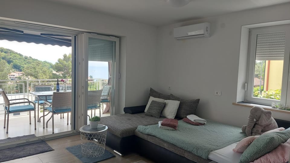 Balcony/Terrace, Living room, Garden view, Mountain view, Mountain view, Sea view, Sea view