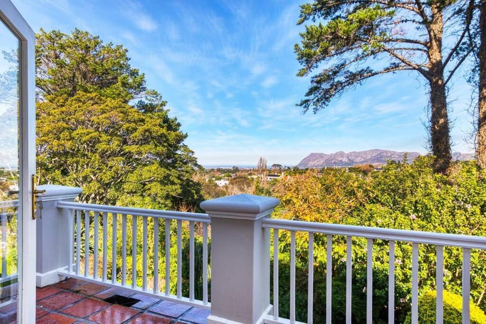 Idyllic Constantia Home Villa in Cape Town