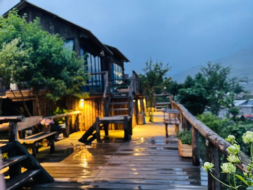 Property building, Day, Natural landscape, View (from property/room), Balcony/Terrace, Mountain view