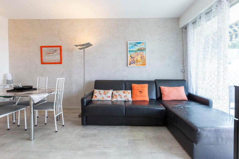 Florida 35m studio with sea views close to the Croisette Apartment in Cannes