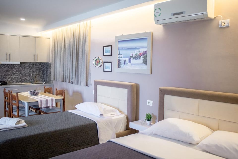 Yard Apartments - by Hotel Ronaldo Apartment in Ksamil