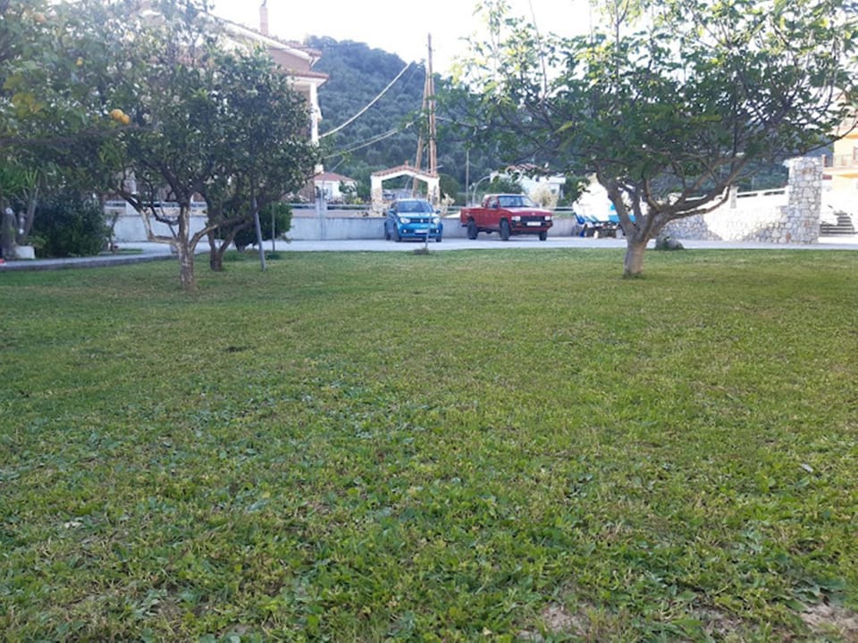 Garden, Parking