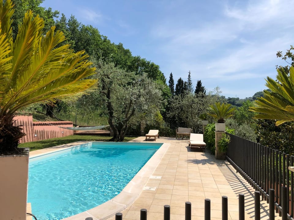 Swimming pool, Swimming pool