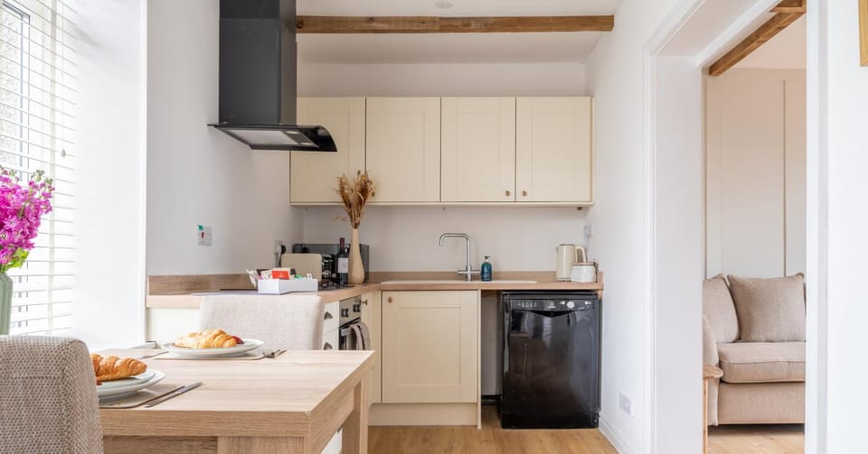 Central Kendal Retreat - Work or Holiday friendly Apartment in England
