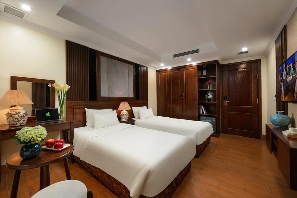 Bed, TV and multimedia, Photo of the whole room, Bedroom, wardrobe