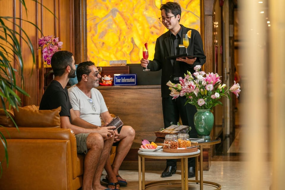 Staff, People, Lobby or reception, Food and drinks, Seating area, Food, group of guests