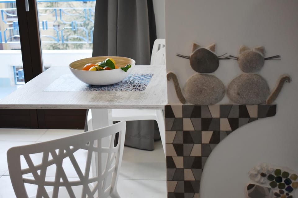 Food and drinks, Dining area