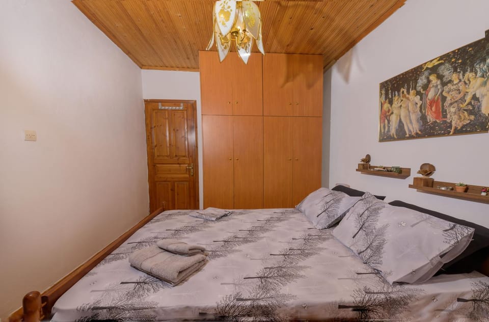 Bed, Photo of the whole room, Bedroom, towels, wardrobe