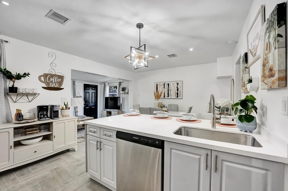 Kitchen or kitchenette