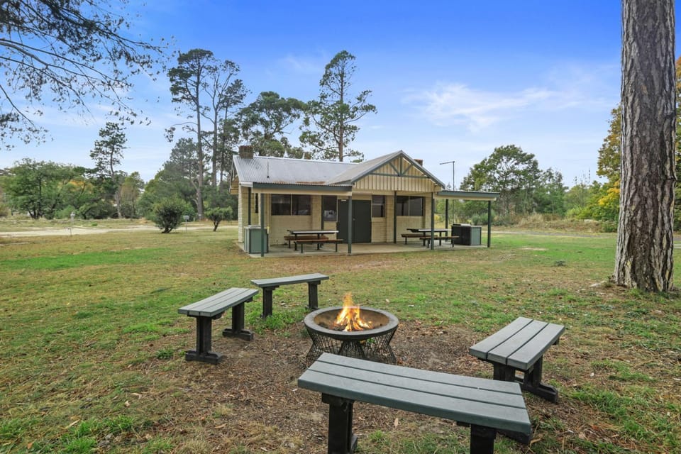 Communal kitchen, kitchen