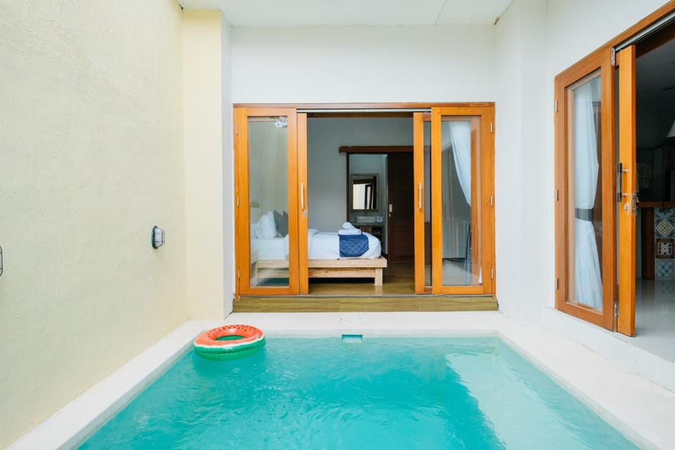 Pool view, Swimming pool