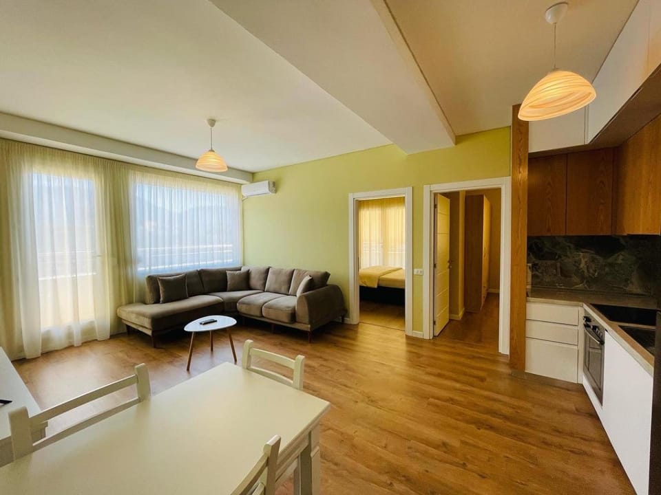 TV and multimedia, Kitchen or kitchenette, Living room, air conditioner, air conditioner