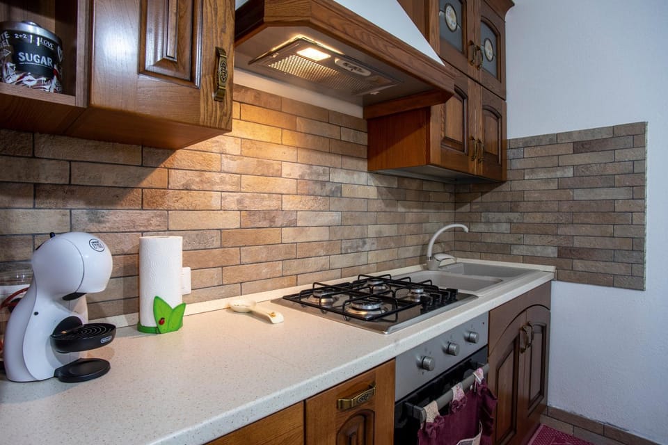 Property building, Kitchen or kitchenette, Living room