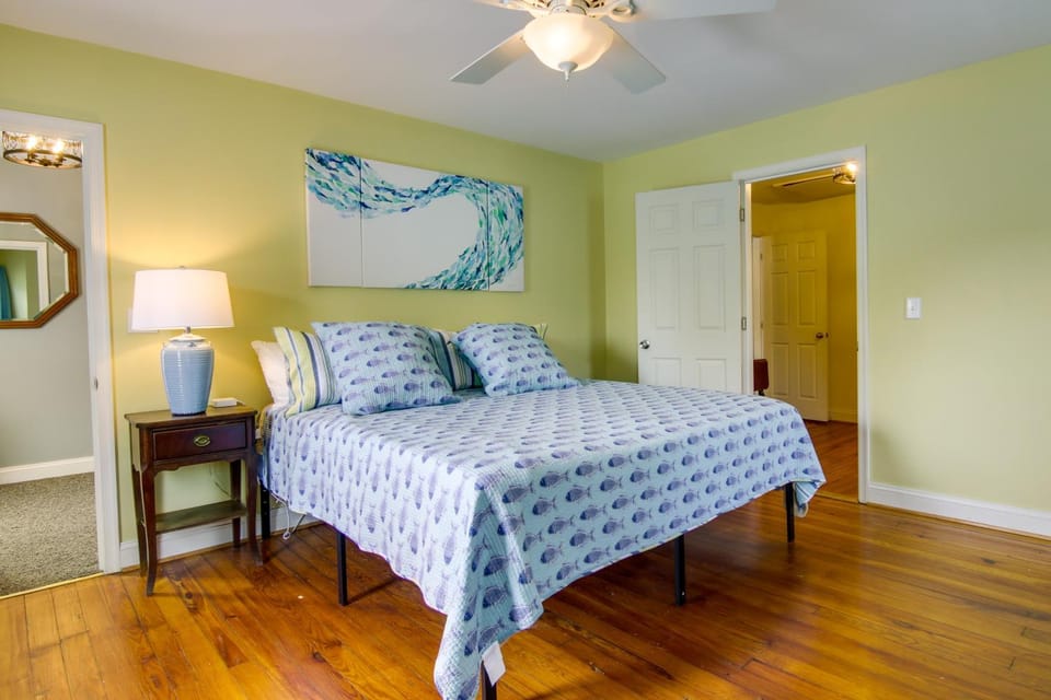 Family-Friendly Cambridge Home w/ Fire Pit! House in Cambridge