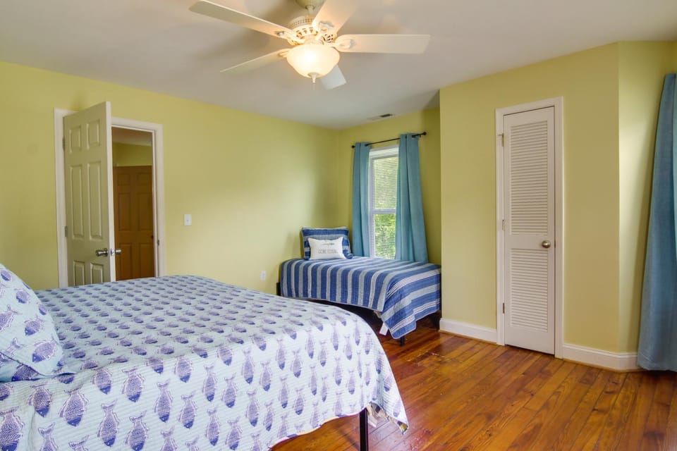 Family-Friendly Cambridge Home w/ Fire Pit! House in Cambridge